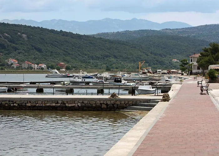 With Parking Space - Donja, Rab - 15423 Apartman