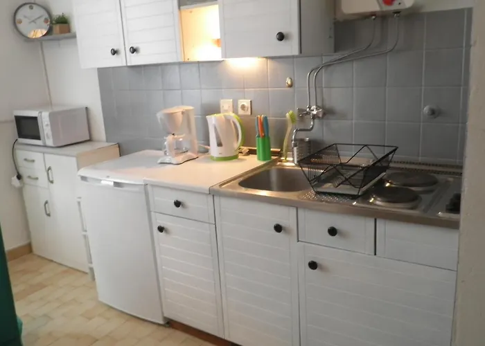 Apartman With Parking Space - Donja, Rab - 15423 Supetarska Draga